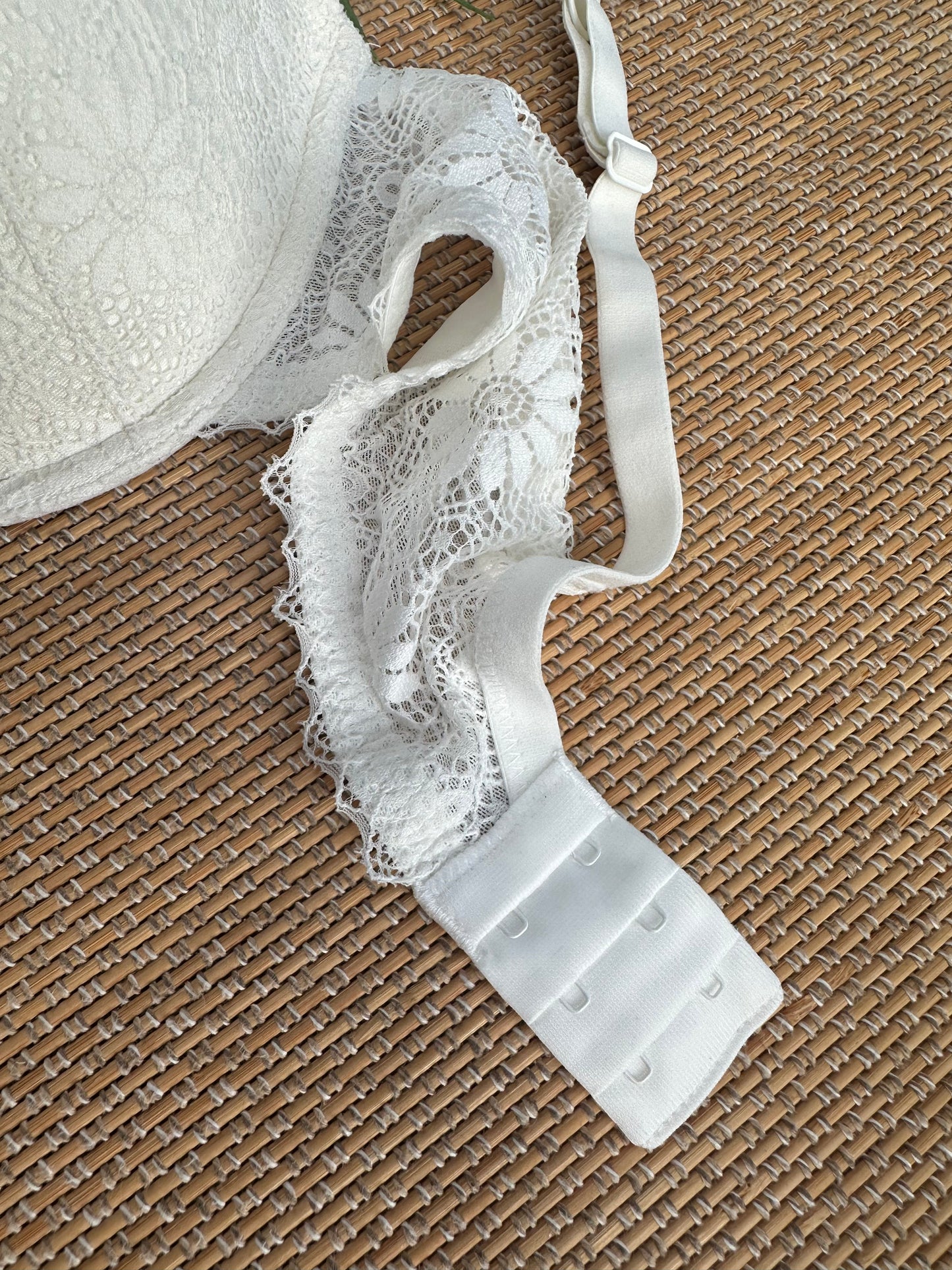 MG White Lace Plus Size Bra