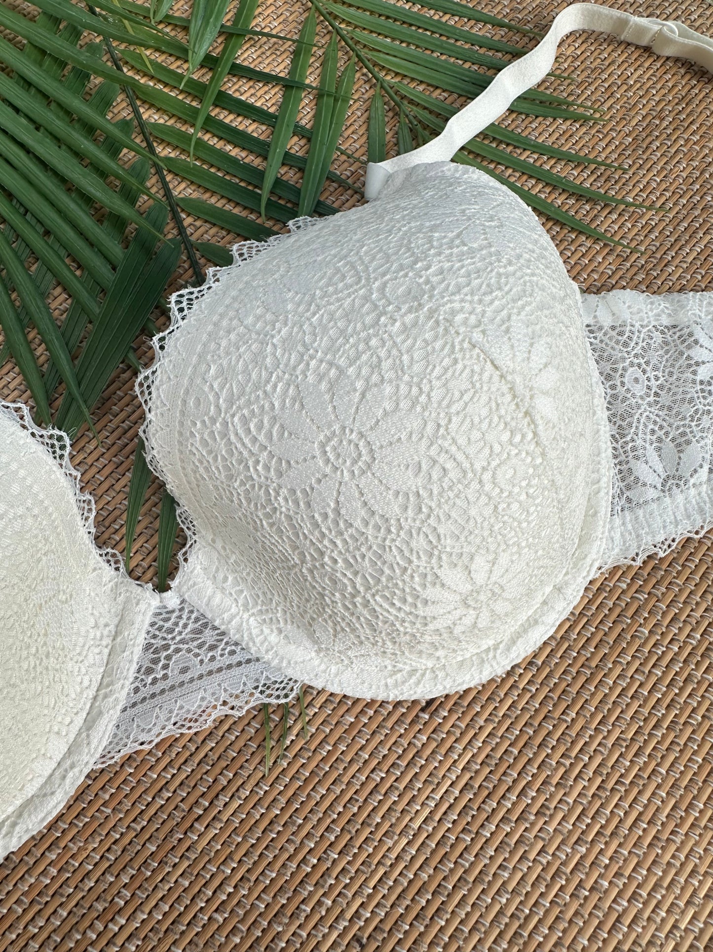 MG White Lace Plus Size Bra