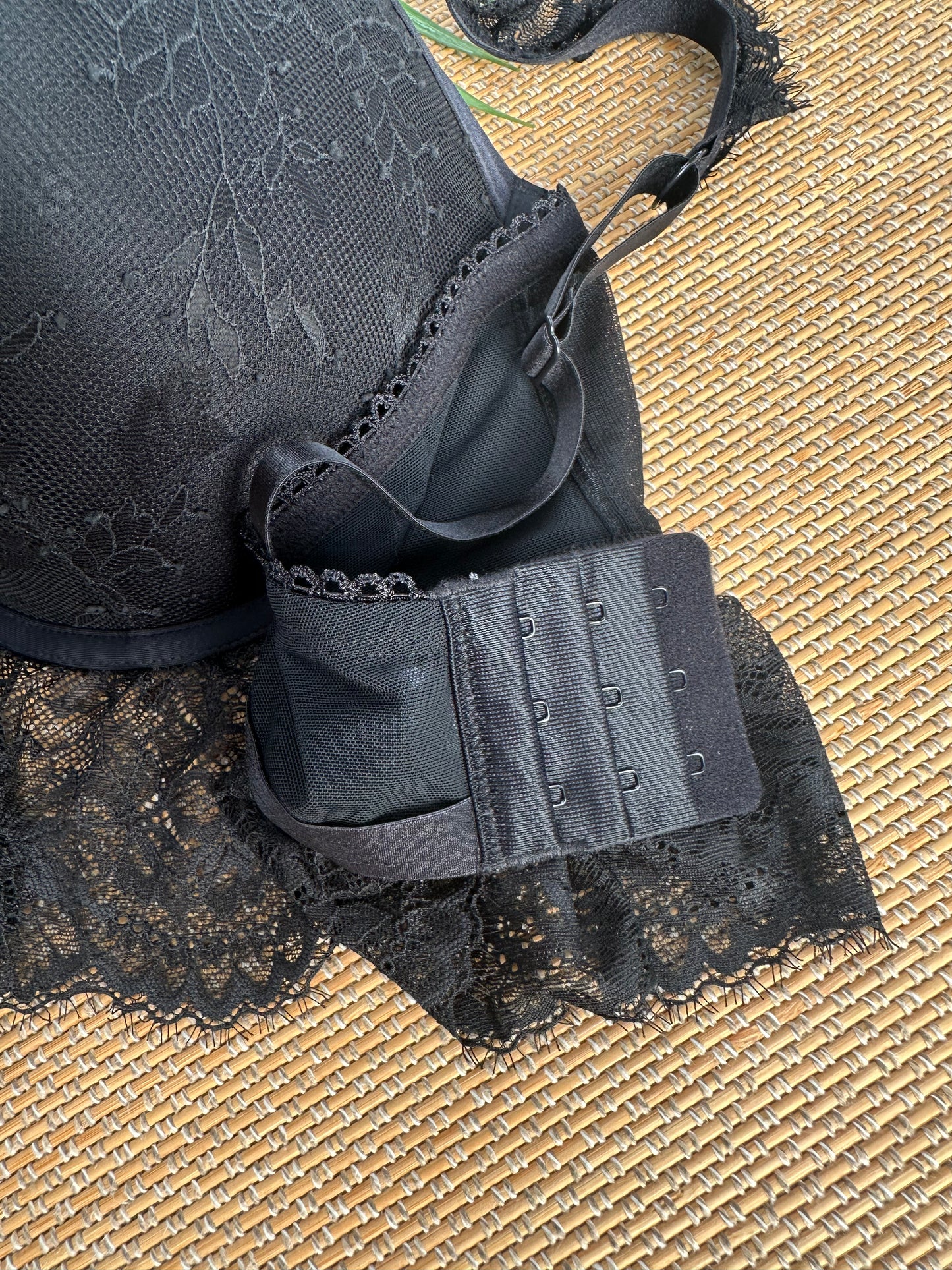 AM Black Lace Tshirt Longline Bra