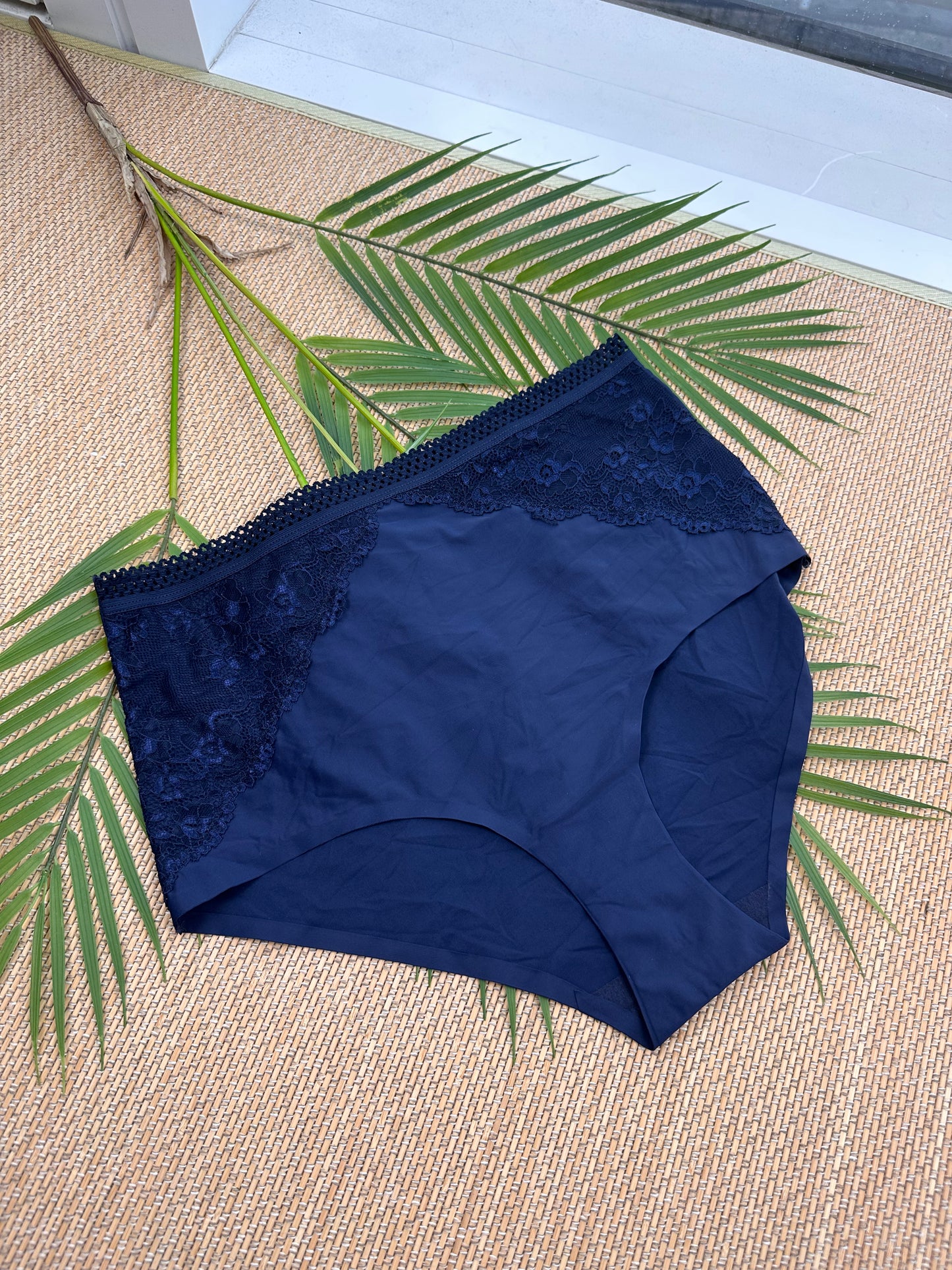 SI Dark Blue Lace Trim Seamless Panty