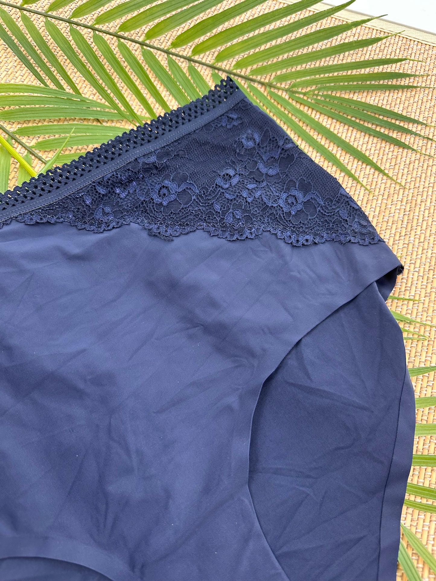 SI Dark Blue Lace Trim Seamless Panty