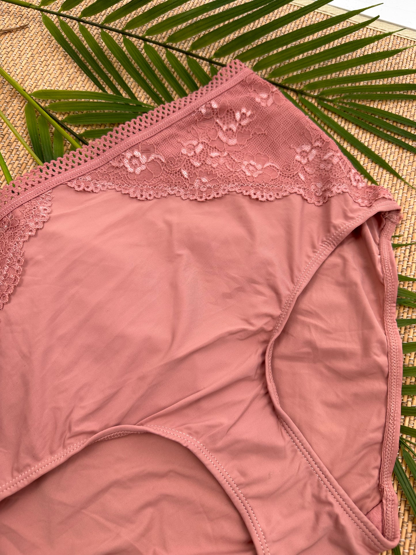 SI Apricot Lace Trim Seamless Panty