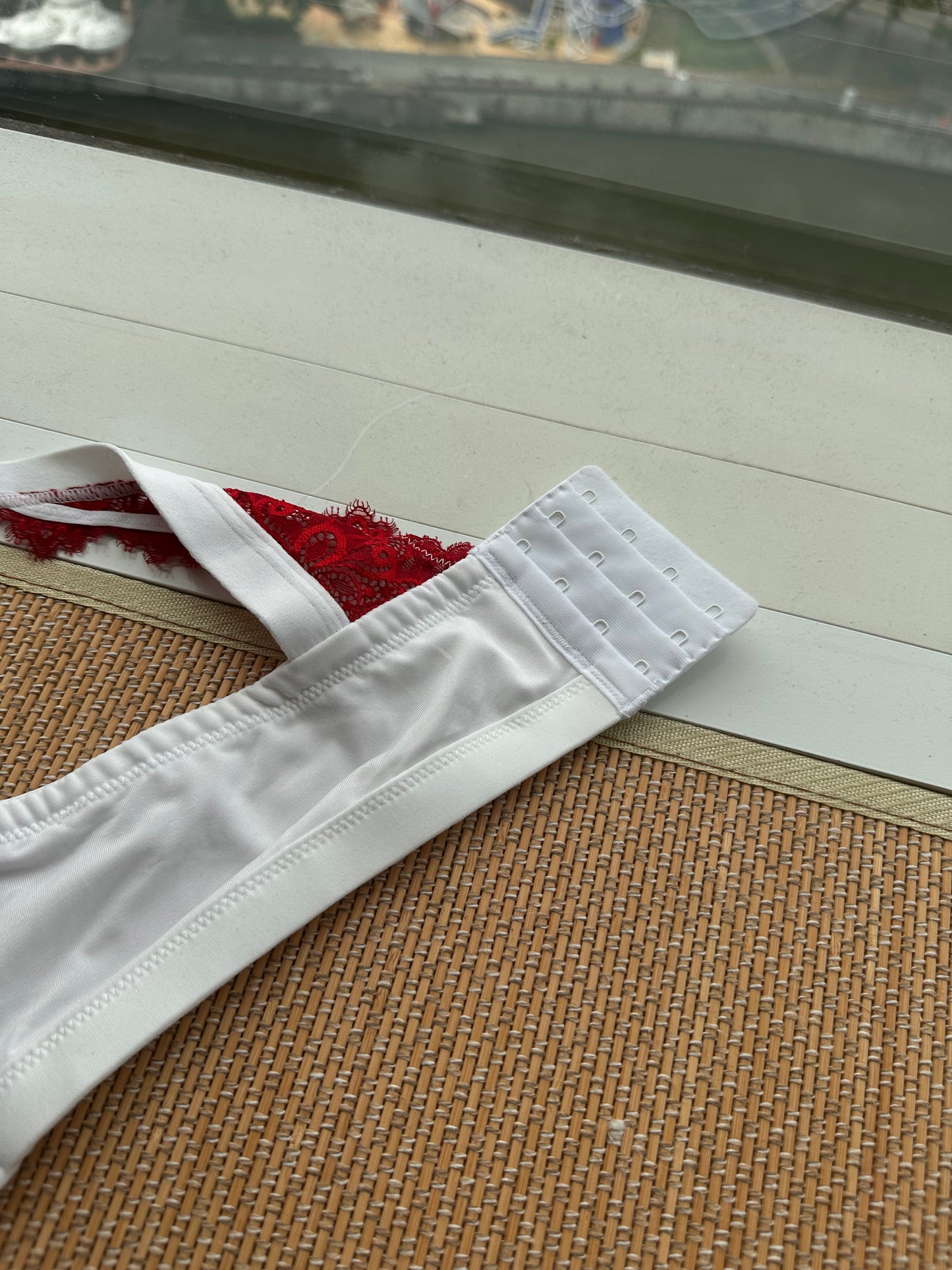 CC White Red Lace Tshirt Bra