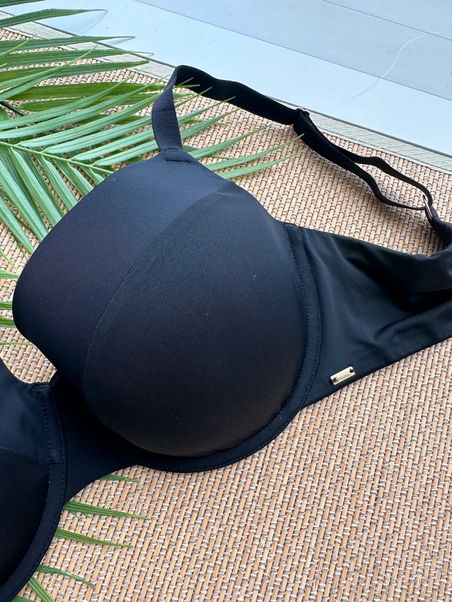 Seamless Black Tshirt Bra