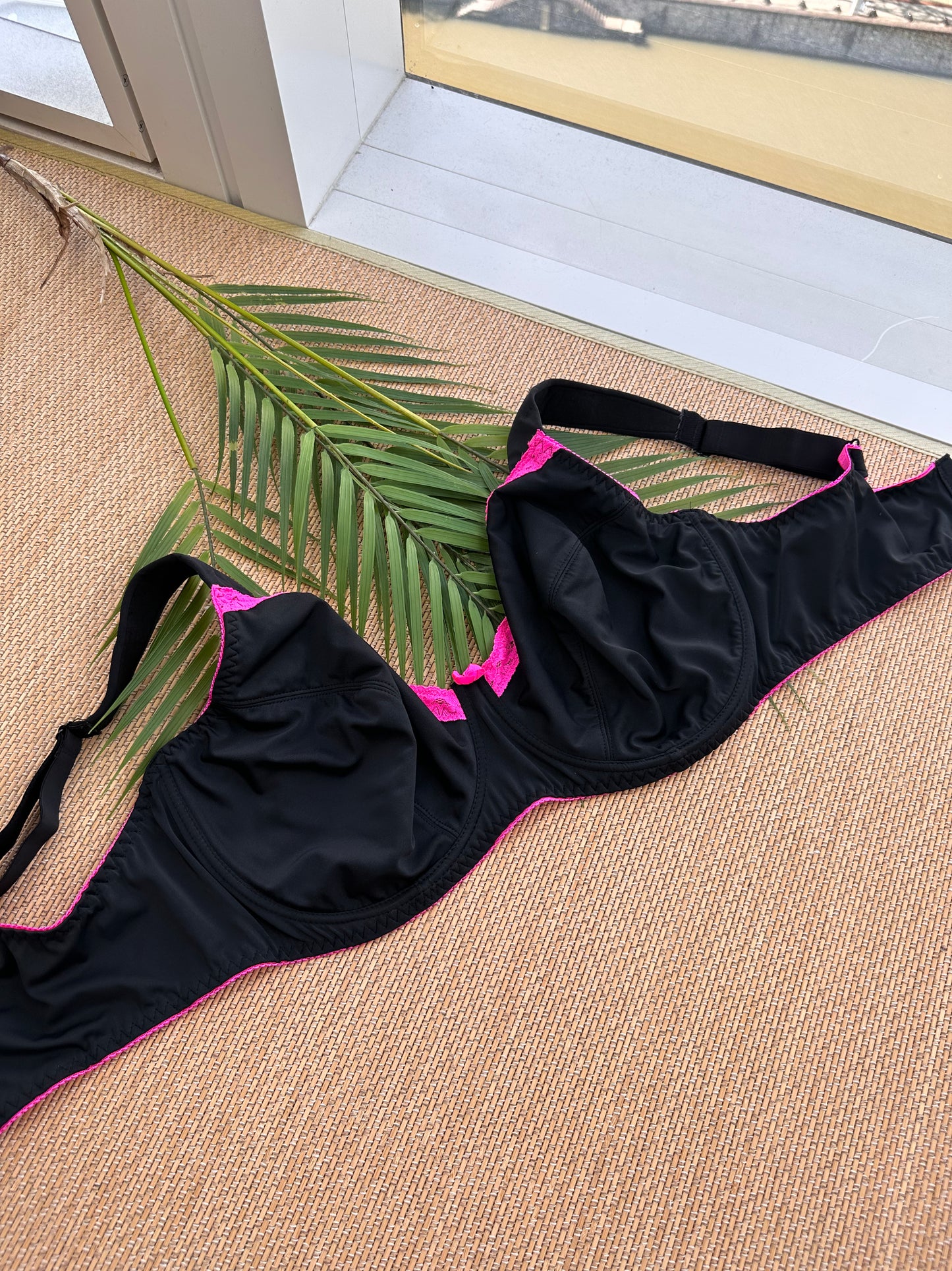 Black Pink Lace Trim Soft Cup Plus Size Bra