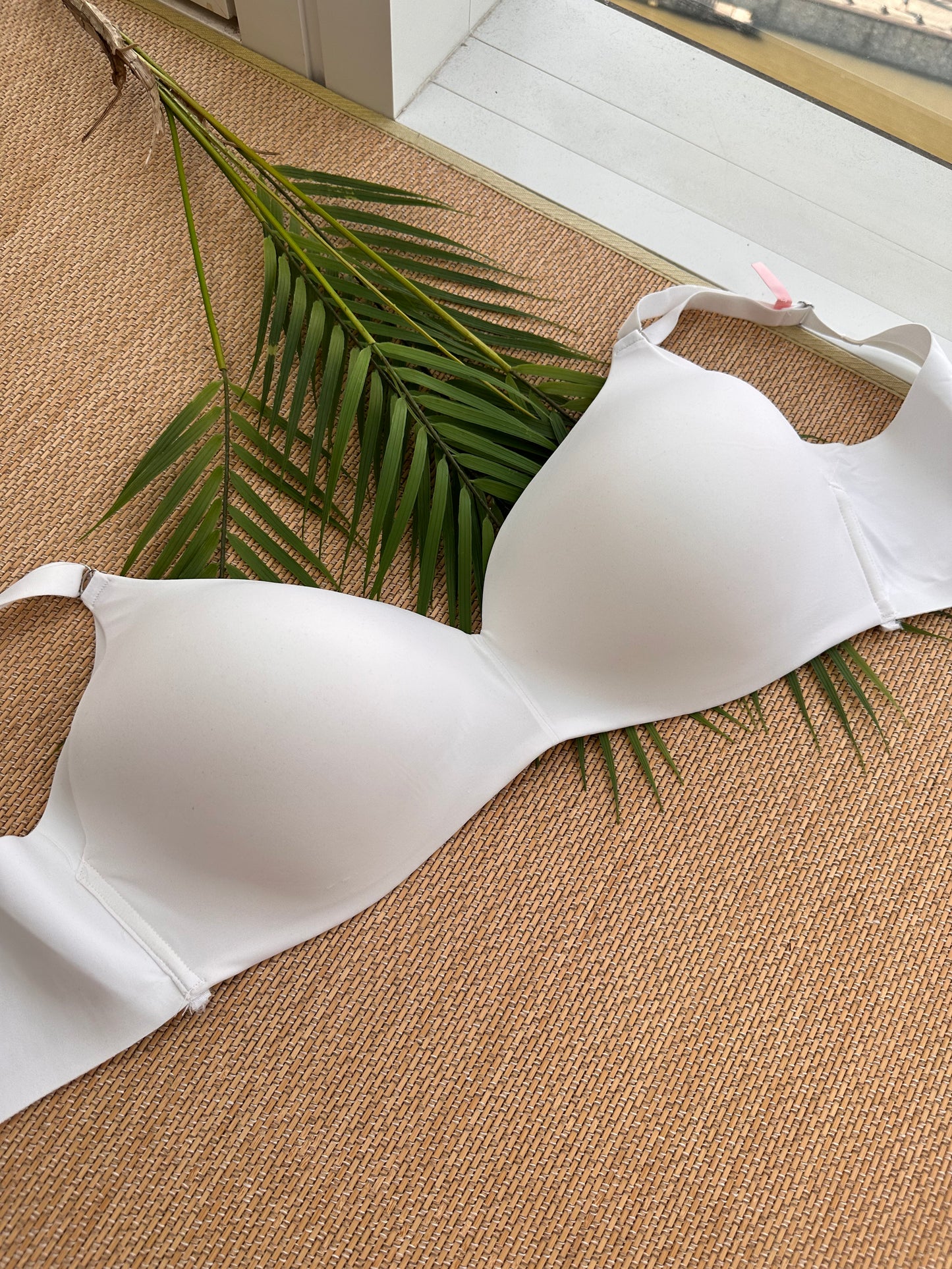 LVER White Seamless Wireless Plus Size Bra