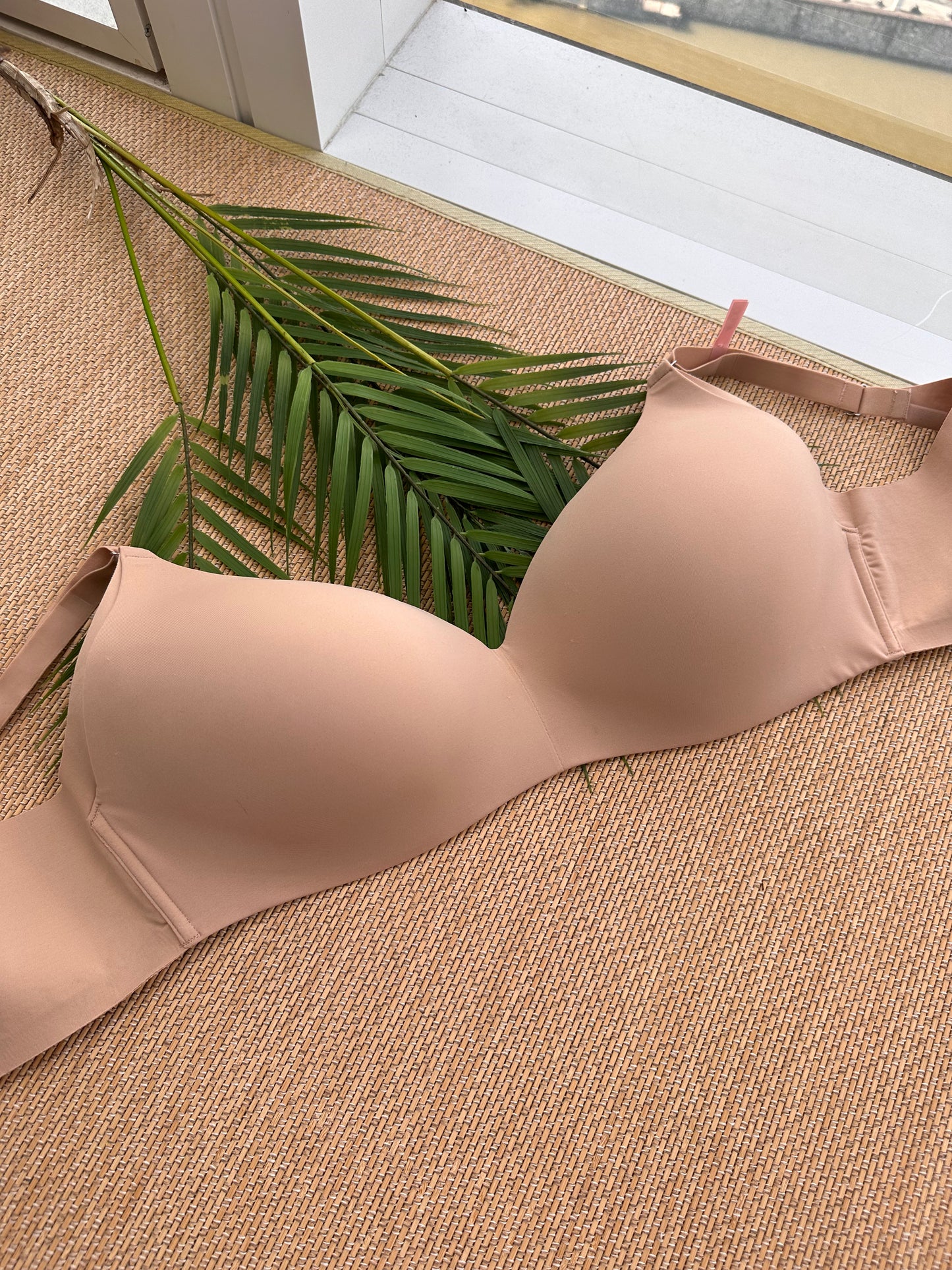 LVER Nude Seamless Wireless Plus Size Bra