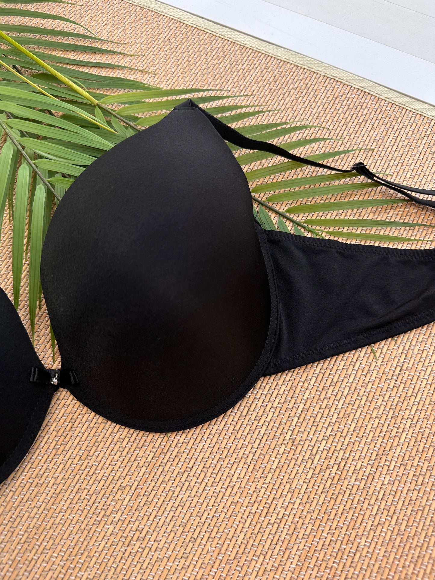 Black Plunge Pushup Plus Size Bra