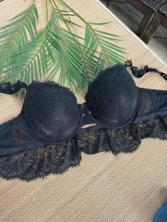 AM Black Lace Tshirt Longline Bra