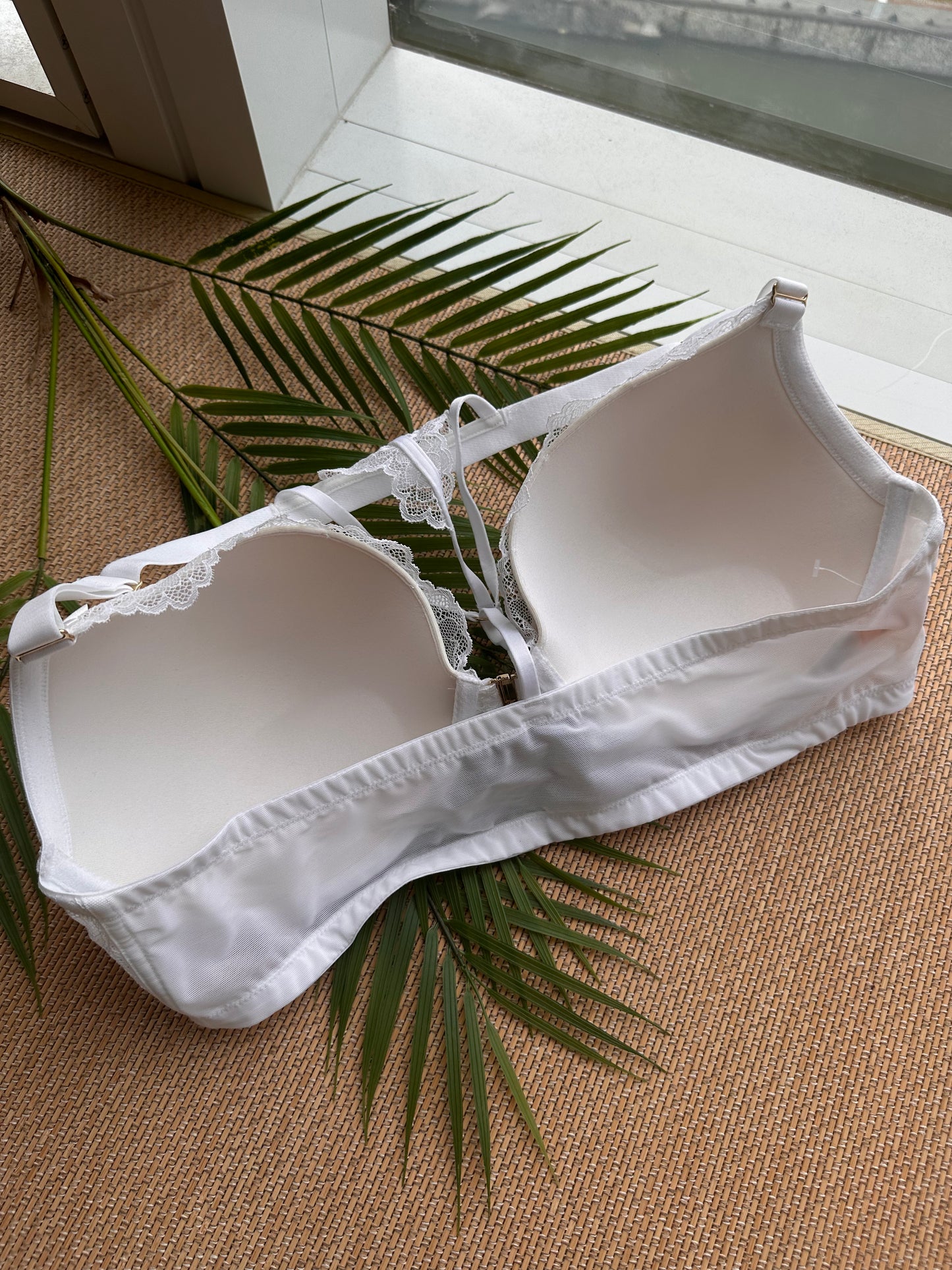 CC White Lace Front Clip Tshirt Bra